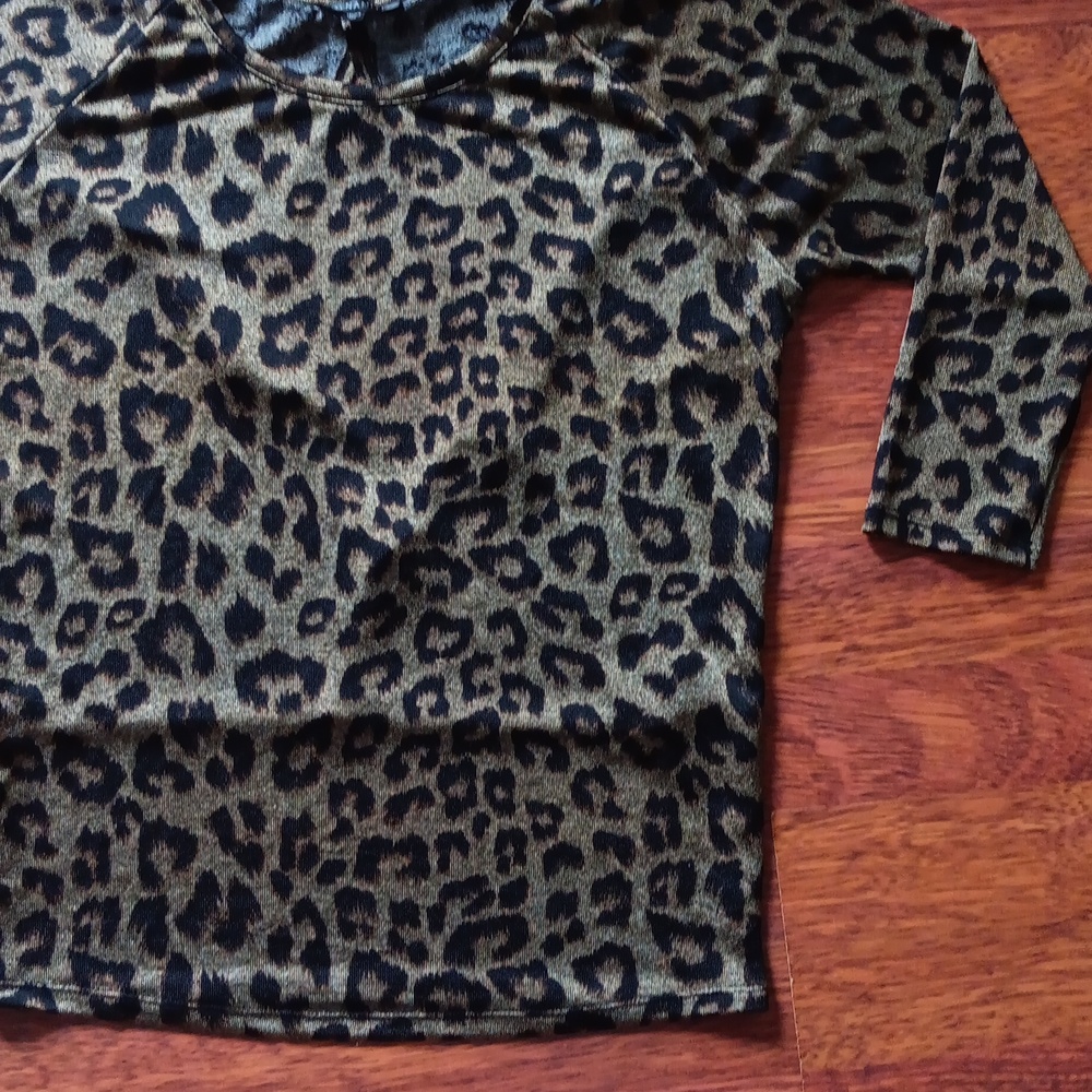 💟Dynamite leopard top - Picture 2 of 6